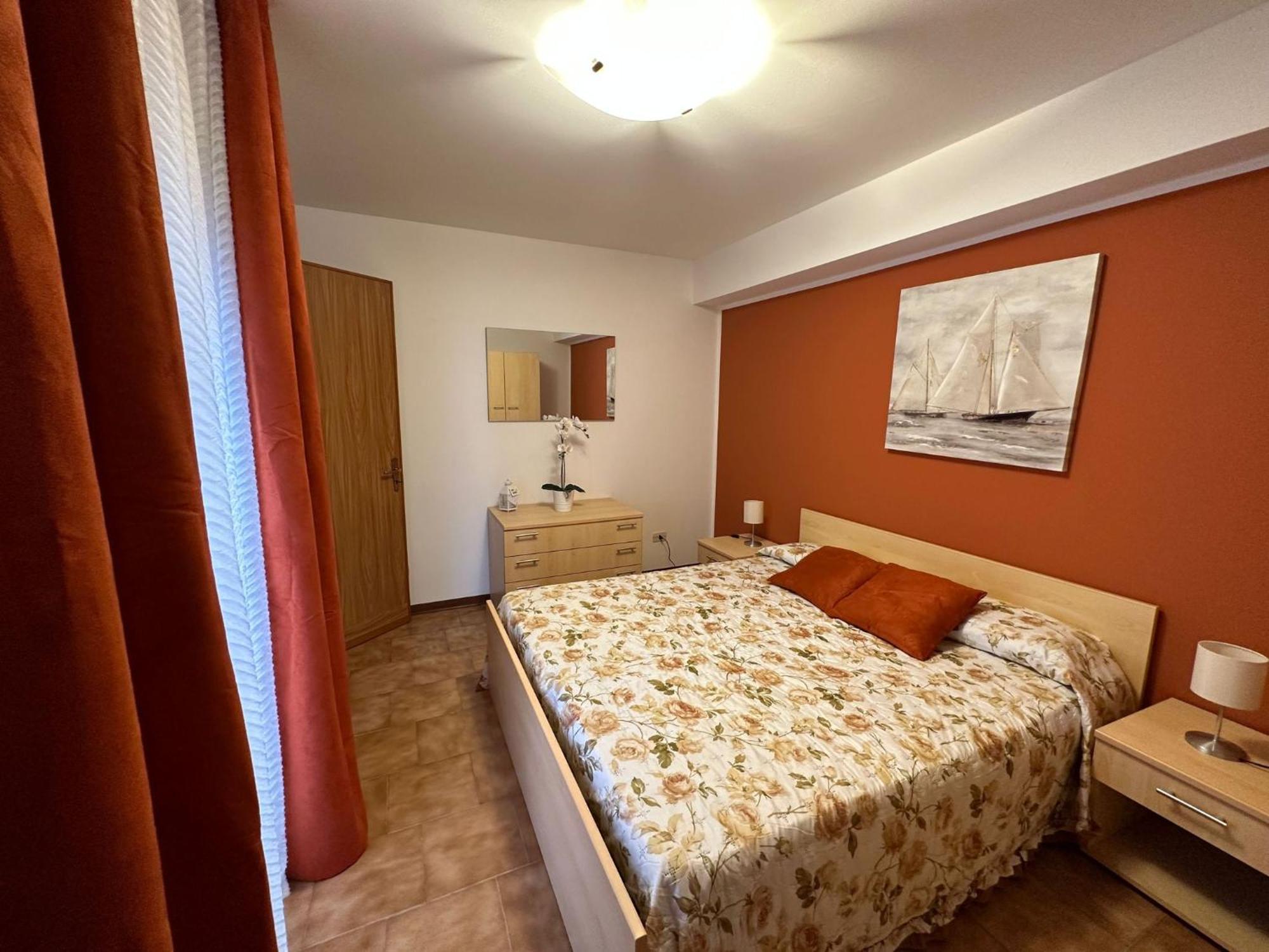 Nino'S Apartments Giardini Naxos Luaran gambar