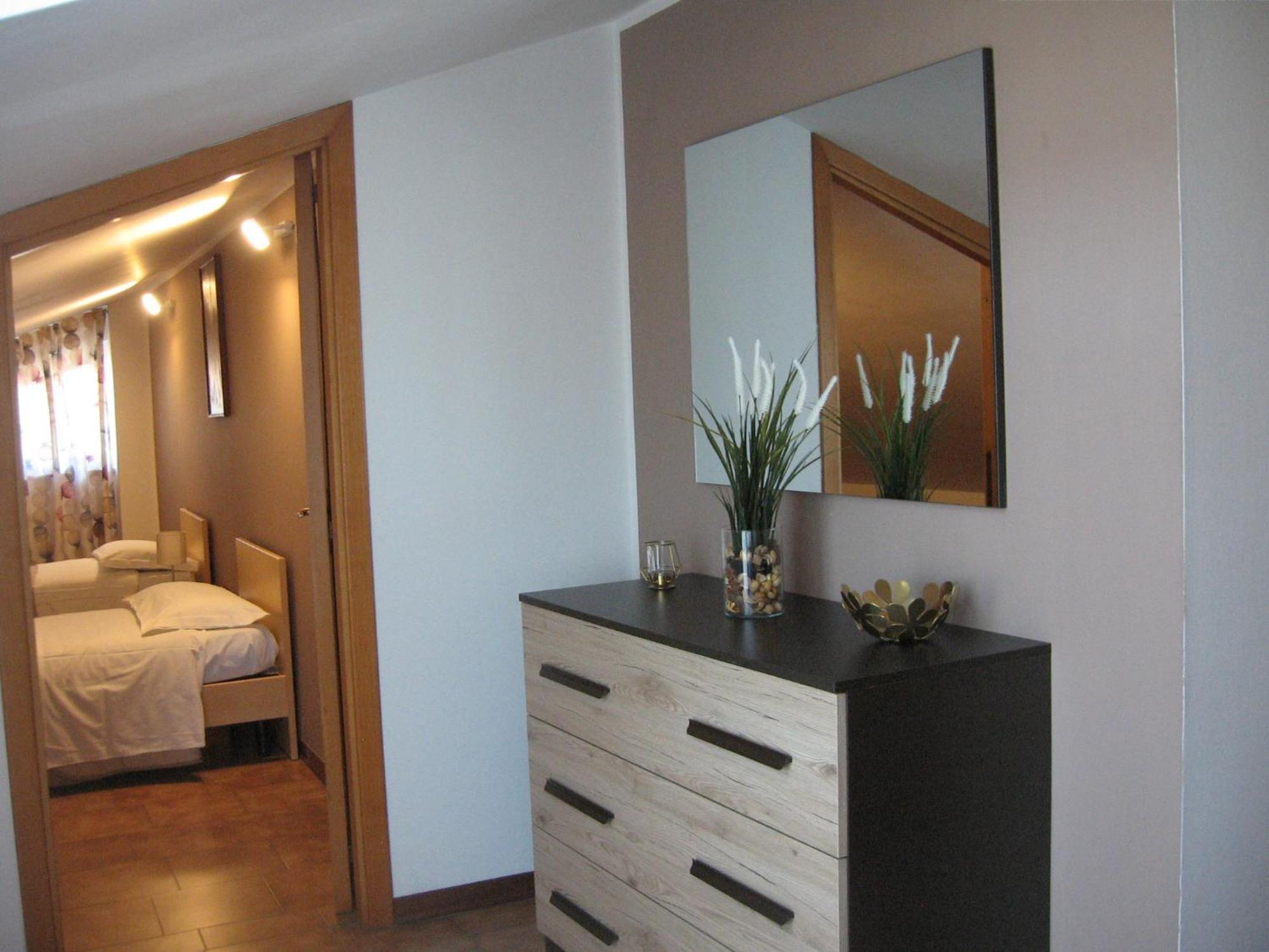 Nino'S Apartments Giardini Naxos Luaran gambar