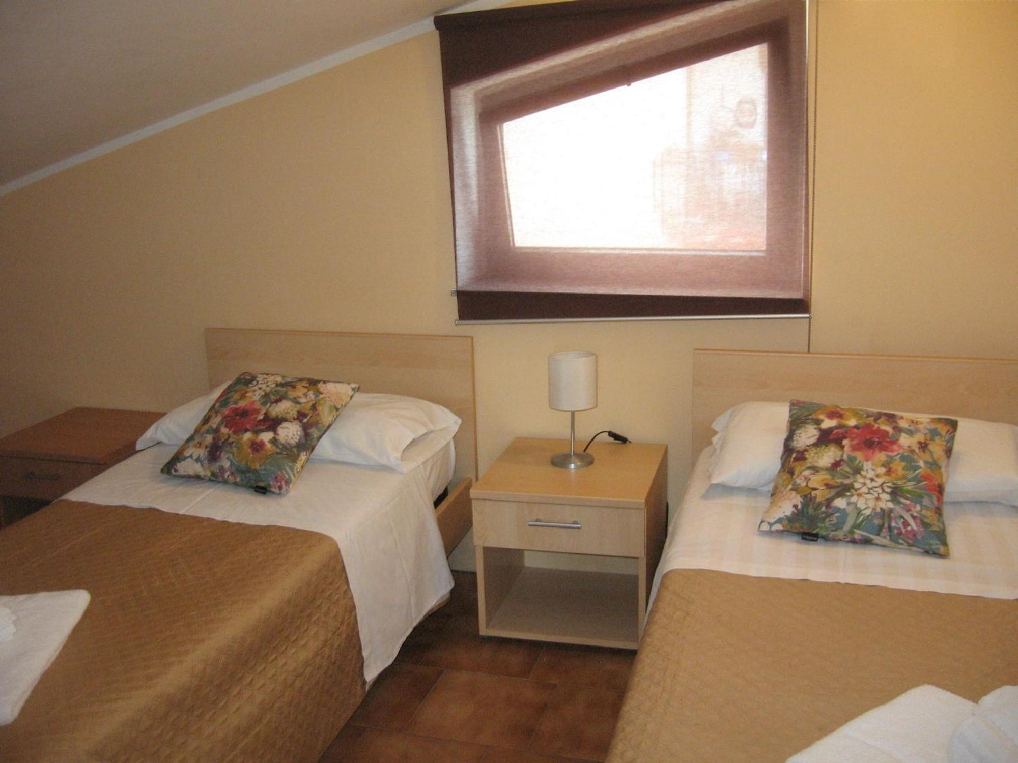 Nino'S Apartments Giardini Naxos Luaran gambar