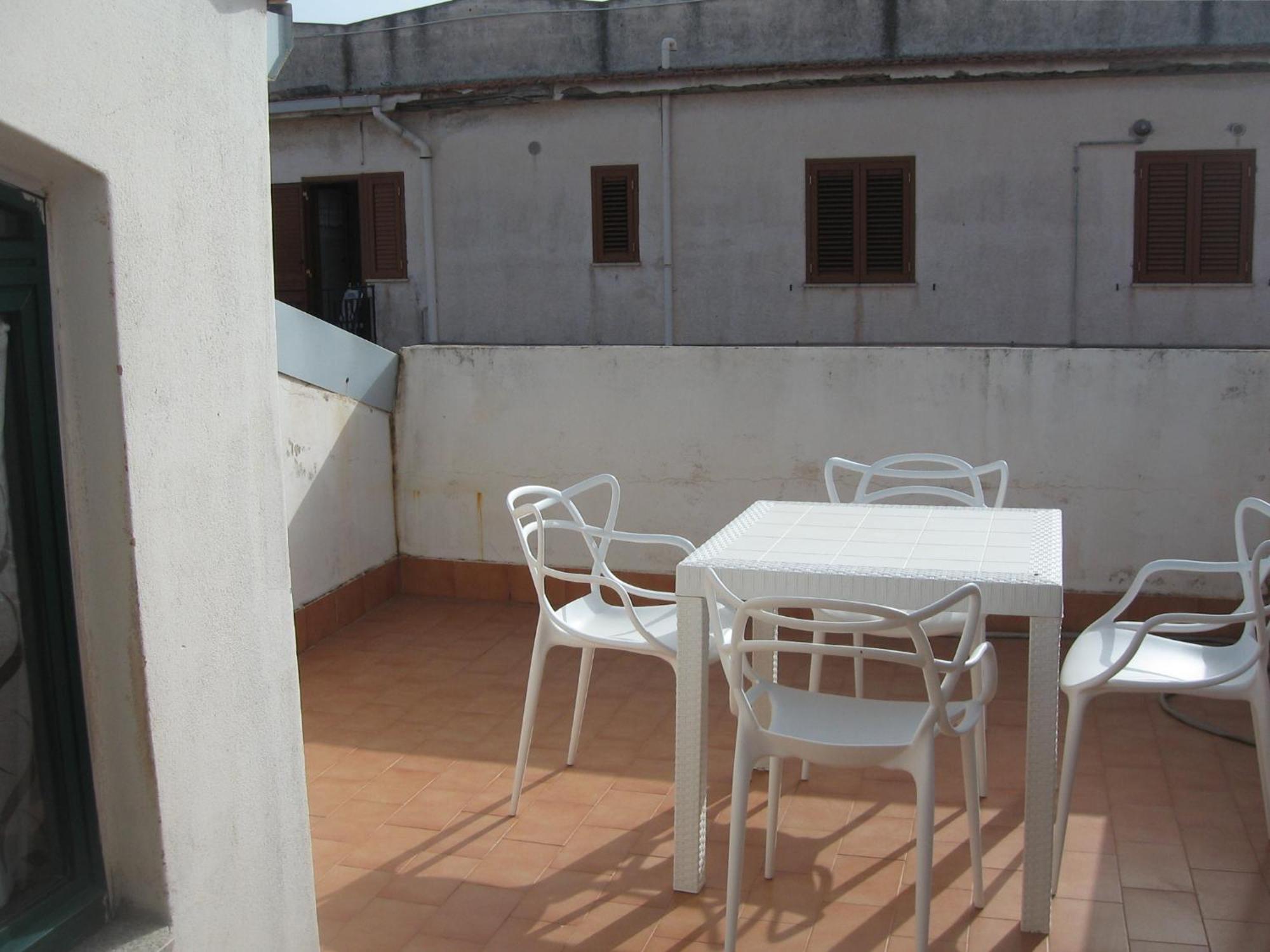 Nino'S Apartments Giardini Naxos Luaran gambar