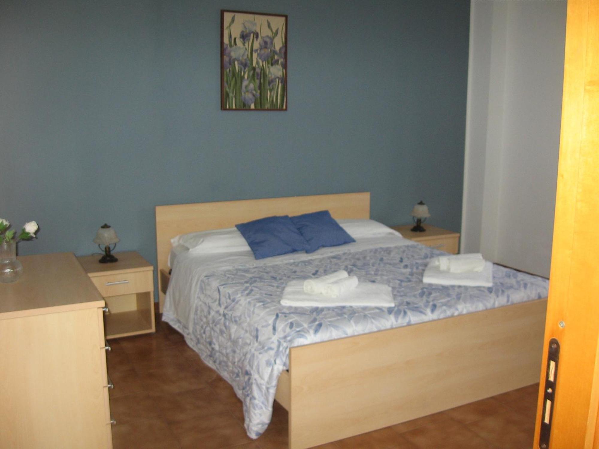 Nino'S Apartments Giardini Naxos Luaran gambar