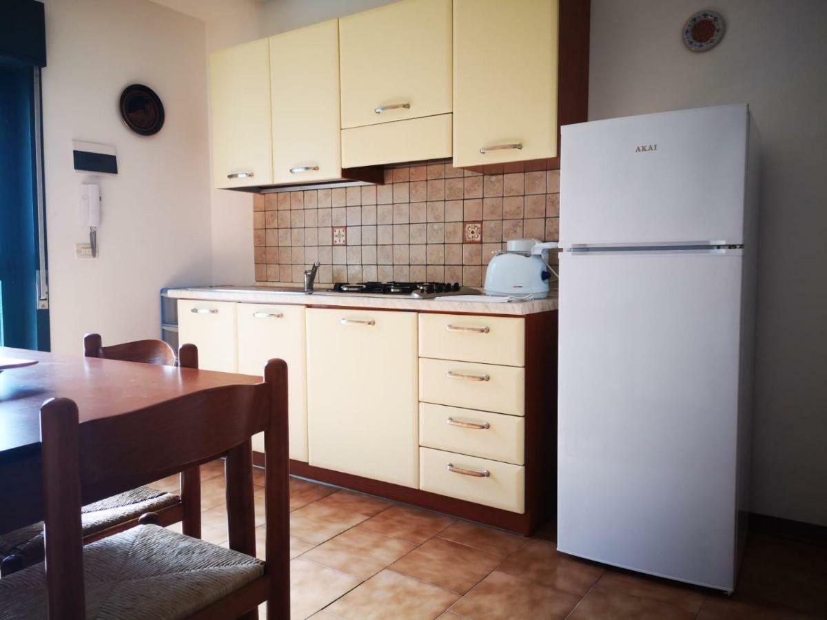 Nino'S Apartments Giardini Naxos Luaran gambar