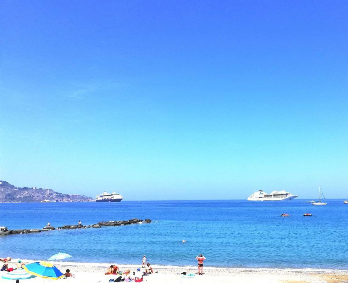 Nino'S Apartments Giardini Naxos Luaran gambar